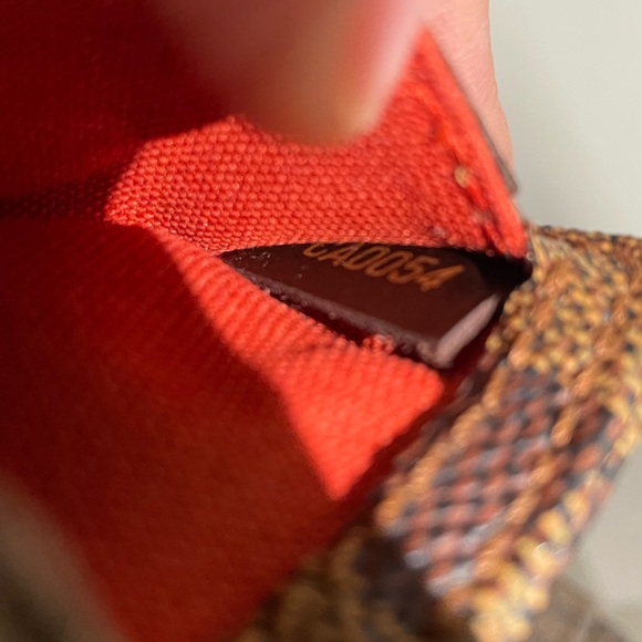 LOUIS VUITTON
Damier Ebene Geronimos - Picture 11 of 11